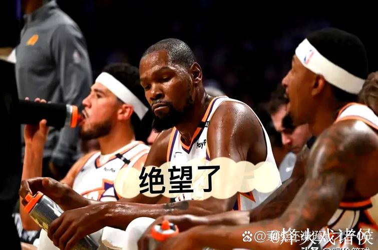 杜兰特干拔中距离被布朗犯规，裁判回看后追加一级恶意